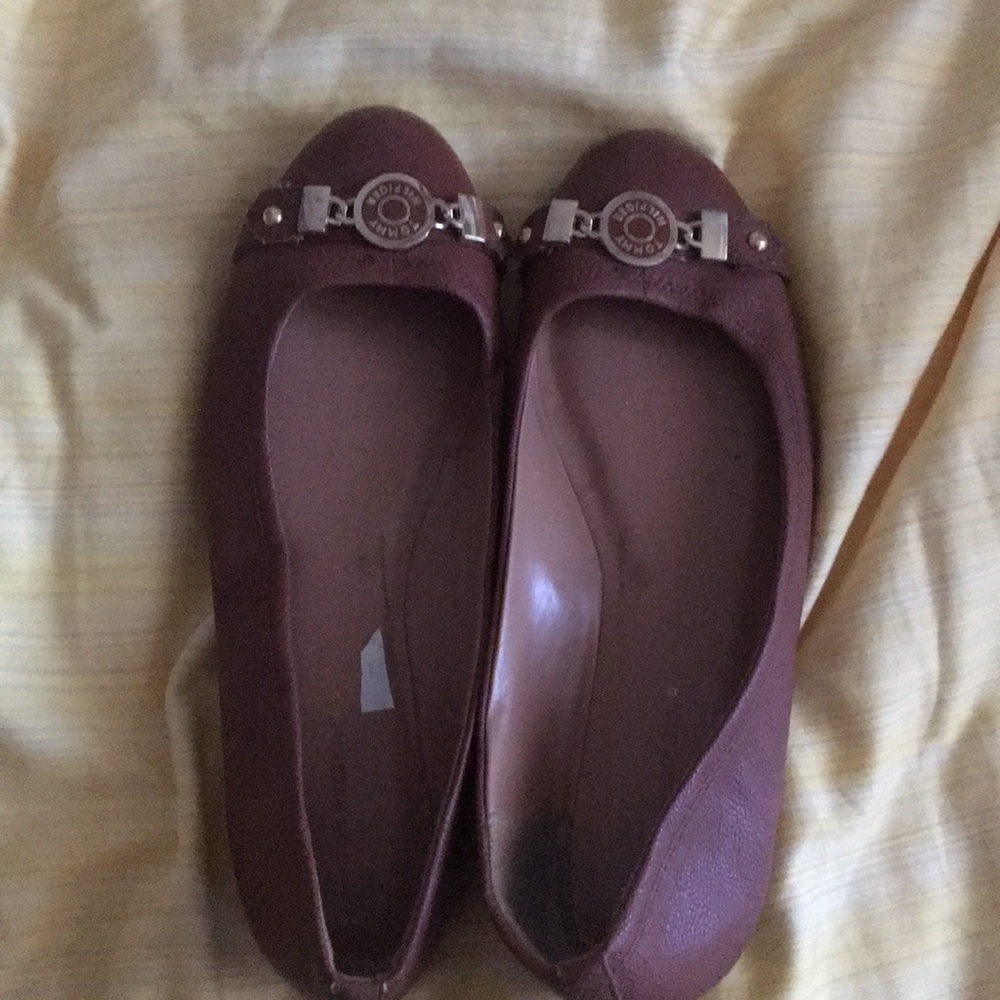 Tommy Hilfiger slip ons